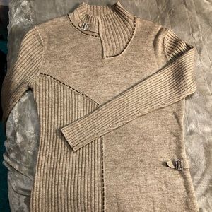 Size S-M KARXINO knitted brown top.